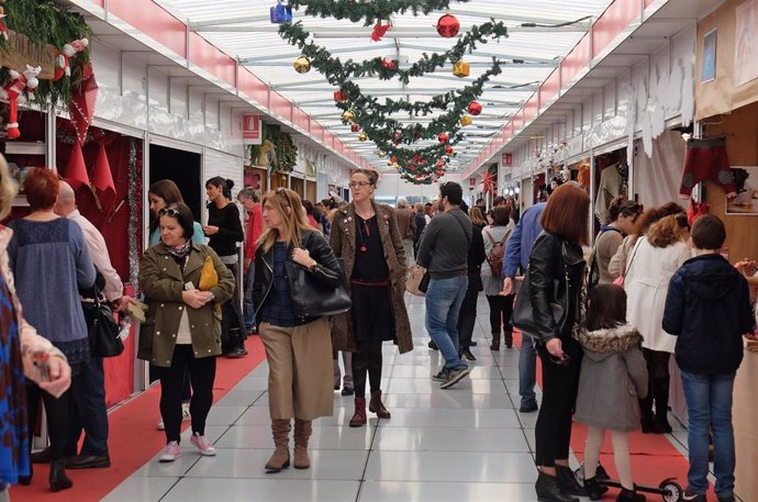 Archivo - Mercado de Navidad