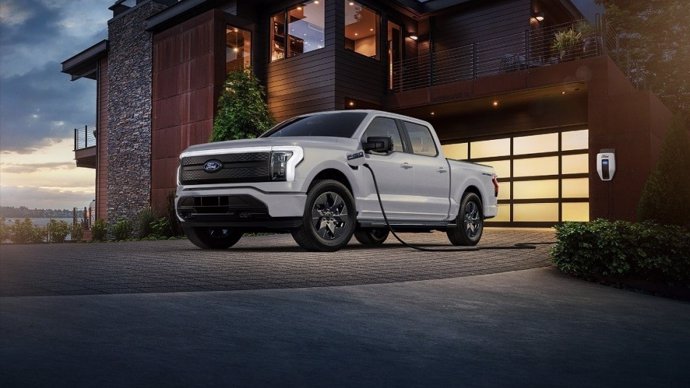 Ford ofrece a sus clientes la instalación gratuita de cargadores para vehículos eléctricos.