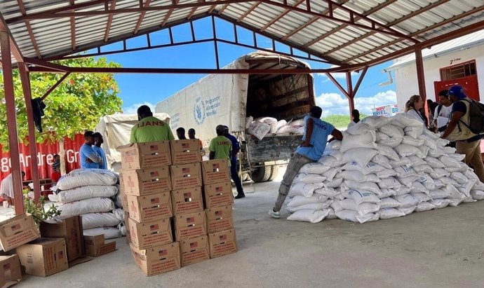 Repartio de ayuda del Programa Mundial de Alimentos (PMA) en Haití