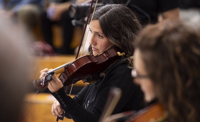 Archivo - Una actuación de la orquesta de la UPNA durante el curso pasado