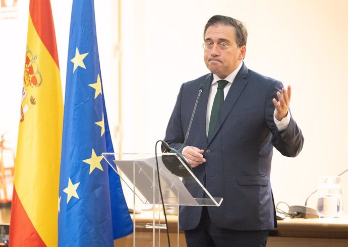 El ministro de Asuntos Exteriores, Unión Europea y Cooperación, José Manuel Albares, interviene en la inauguración de los actos con ocasión de la celebración del día del cooperante, en la sede de la Agencia Española de Cooperación Internacional para el De