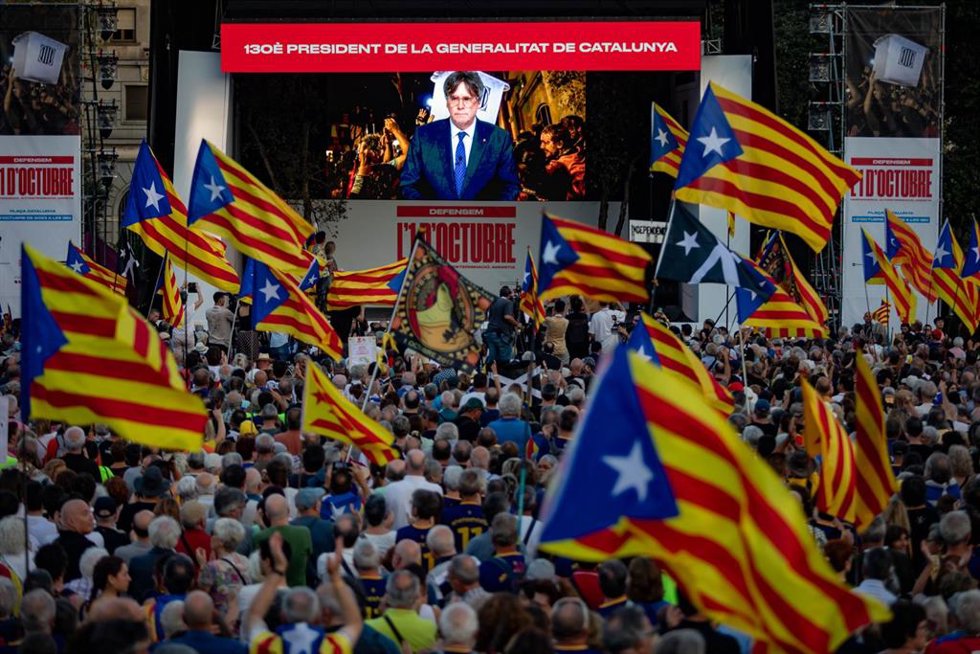 Archivo - El expresidente de la Generalitat Carles Puigdemont participa en un acto por el sexto aniversario del 1-O en 2023
