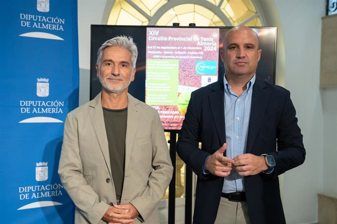 El delegado provincial de la Federación Andaluza de Tenis, Francisco Sáez, y el vicepresidente de la Diputación y diputado provincial de Deportes, José Antonio García.