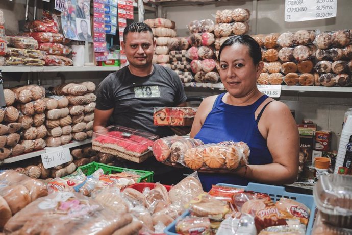 Archivo - Un negocio en El Salvador