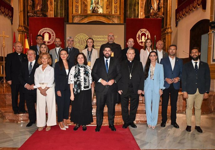 Imagen de la inauguración en el Monasterio de Los Jerónimos de Murcia el primer Encuentro Internacional de Ciudades Jubilares