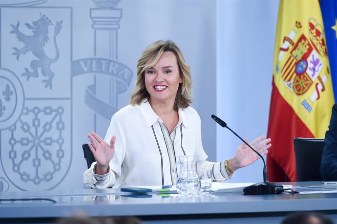 La portavoz del Gobierno, Pilar Alegría, interviene durante una rueda de prensa posterior a la reunión del Consejo de Ministros, en el Palacio de La Moncloa, a 1 de octubre de 2024, en Madrid (España). 