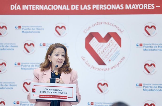 La consejera de Sanidad, Fátima Matute, en la presentación de la unidad de hospitalización virtual para enfermos en residencias en el Hospital Puerta del Hierro de Majadahonda