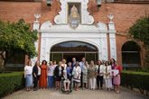 Foto: El Ayuntamiento de Sevilla homenajea a diez mujeres por su implicación social en el Día de las Personas Mayores