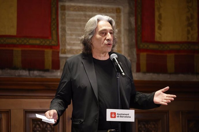 El comisionado de Cultura e Industrias Creativas del Ayuntamiento de Barcelona Xavier Marcé, ofrece declaraciones durante la celebración de La Mercé, en el Ayuntamiento de Barcelona, a 24 de septiembre de 2024, en Barcelona