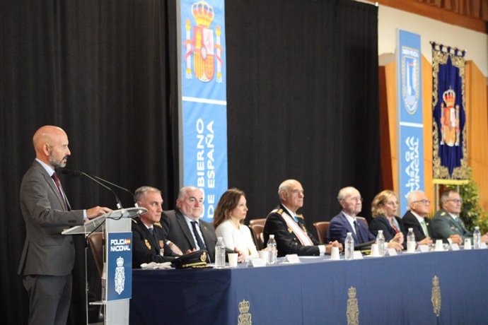 El subdelegado del Gobierno en Málaga, Javier Salas, en los actos con motivo de la festividad de los Santos Ángeles Custodios, patrón de la Policía Nacional.