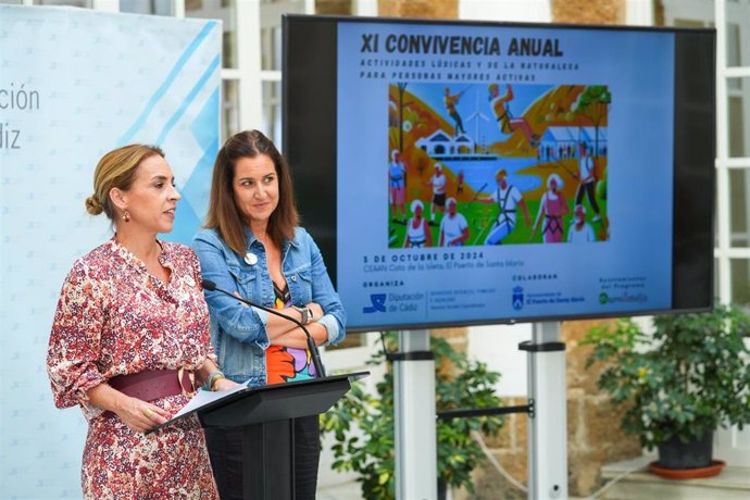 La presidenta de la Diputación de Cádiz presentando la convivencia anual de las personas mayores.