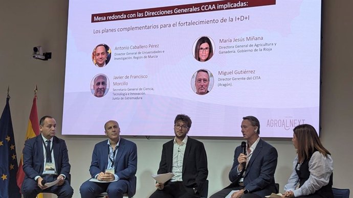 El director general de Universidades e Investigación, Antonio Caballero, durante su participación en la mesa redonda de ‘Los planes complementarios para el fortalecimiento de la I+D+I’, en la jornada nacional del proyecto Agroalnext