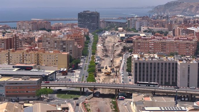 Vista aérea de las obras del soterramiento en Almería.