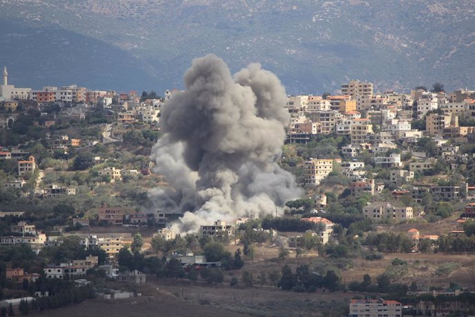 KHIAM, Oct. 1, 2024  -- Smoke rises following an Israeli airstrike in the town of Khiam, southern Lebanon, on Oct. 1, 2024. Israeli artillery shelling and airstrikes have killed more people in southern Lebanon since the early hours on Tuesday morning, sai