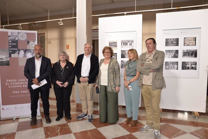 Inauguración de la exposición de la UCLM en el Antiguo Casino de Ciudad Real.