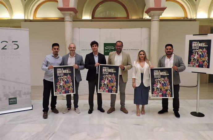 Autoridades participantes en la presentación del cartel y la programación de la Feria de Brenes 2024.