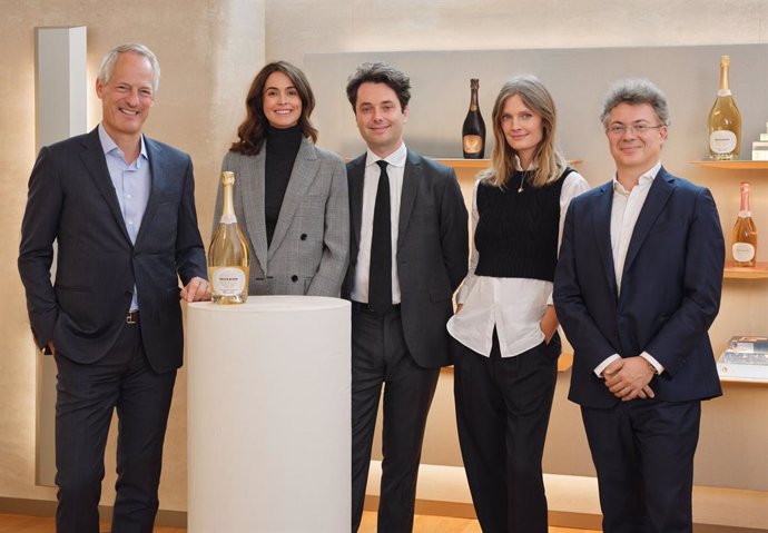 Left to right Philippe Schaus (CEO Moët Hennessy), Maggie Frerejean-Taittinger (co-founder French Bloom) Rodolphe Frerejean-Taittinger (CEO French Bloom), Constance Jablonski (co-founder French Bloom), David Serre (Executive Vice President Strategy - Fina