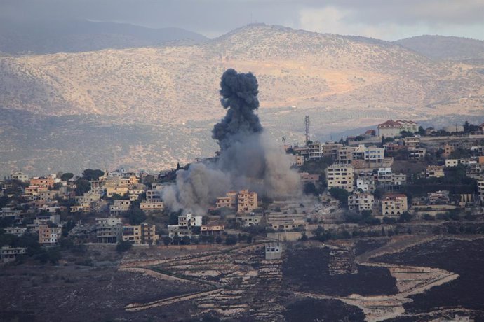 Bombardeo israeli en Jiyam, al sur de Líbano