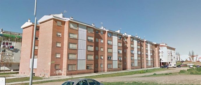 Archivo - La Junta pondrá a disposición del alquiler social 40 viviendas en Badajoz tras realizar su rehabilitación energética