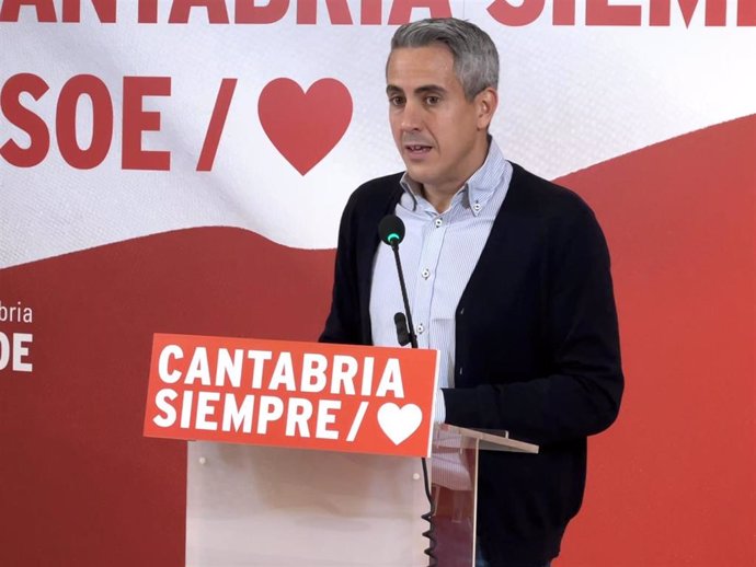 El secretario general del PSC-PSOE y portavoz parlamentario, Pablo Zuloaga