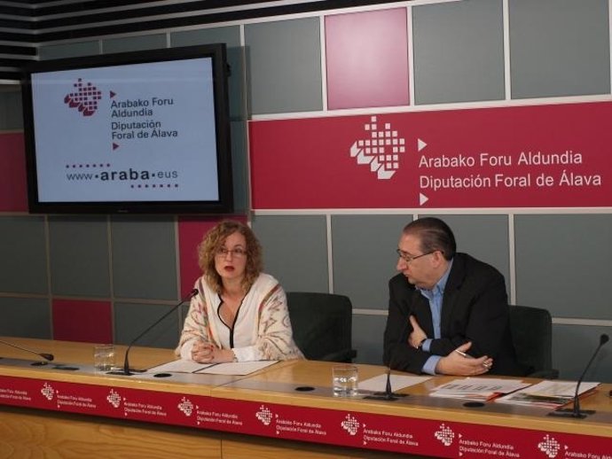 Archivo - La diputada de Fomento del Empleo, Comercio y Turismo de Álava, Cristina González