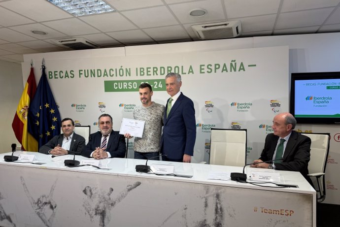 Entrega de becas Fundación Iberdrola España 2023-2024 para deportistas paralímpicos universitarios.