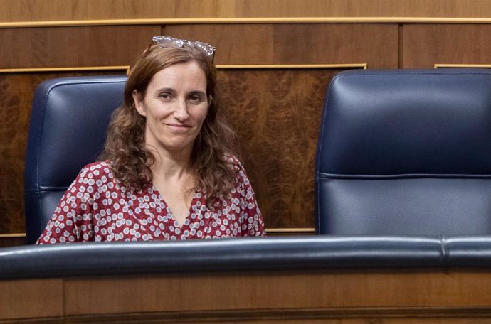 La ministra de Sanidad, Mónica García, durante una sesión de control al Gobierno, en el Congreso de los Diputados, a 11 de septiembre de 2024, en Madrid (España). La financiación singular para Cataluña pactada entre el PSC y ERC es uno de los temas clave 