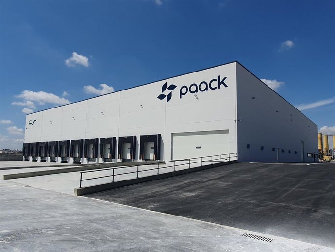 Archivo - Centro logístico de Paack
