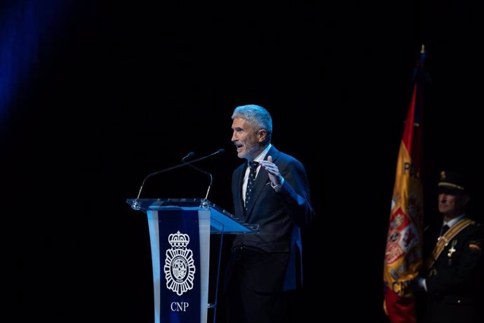 Archivo - El ministro de Interior, Fernando Grande-Marlaska, interviene en el acto por el Día de la Policía Nacional de 2022