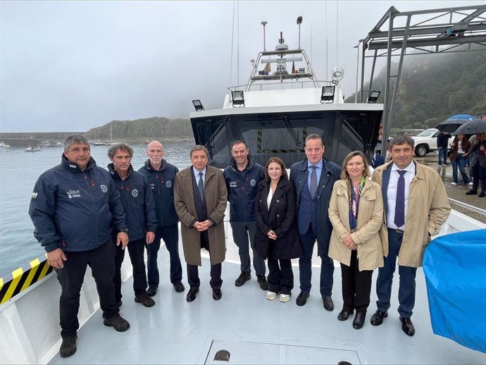 En la imagen, el consejero de Medio Rural y Política Agraria, Marcelino Marcos; la delegada del Gobierno en Asturias, Adriana Lastra; y el ministro de Agricultura, Pesca y Alimentación, Luis Planas, entre otros.