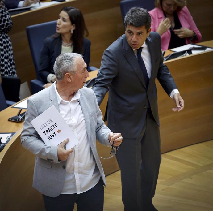 El síndic de Compromís, Joan Baldoví, y el 'president' de la Generalitat, Carlos Mazón