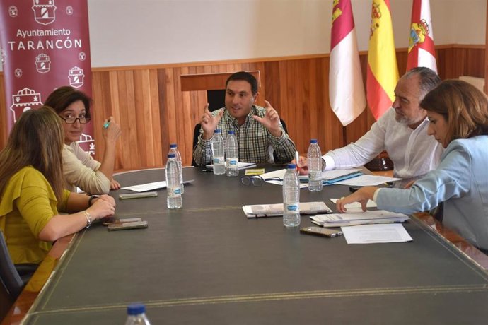El presidente de la Diputación de Cuenca, Álvaro Martínez Chana, reunido con el alcalde de Tarancón, José Manuel López Carrizo