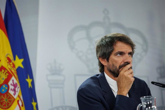 El ministro de Cultura, Ernest Urtasun, durante una rueda de prensa posterior a la Reunión del Consejo de Ministros, en el Palacio de La Moncloa, a 17 de septiembre de 2024, en Madrid (España). 