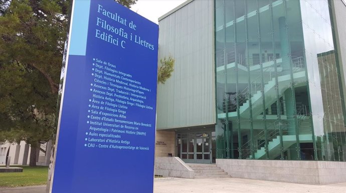 Edificio C de la Facultad de Filosofía y Letras de la Universidad de Alicante (UA).