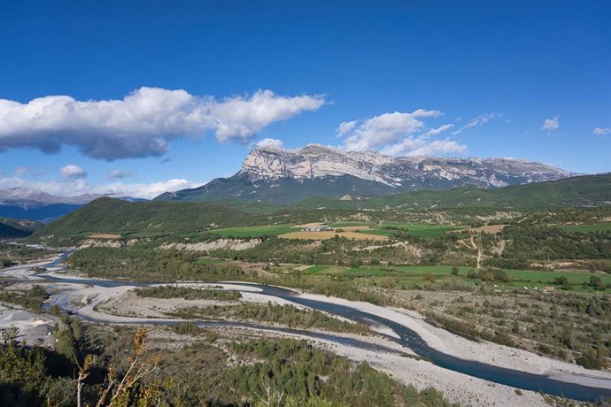 Riberas del río Cinca (Huesca), uno de los espacios que precisan medidas de restauración, según el informe "Áreas degradadas con posibilidades de rehabilitación en España", de SEO/BirdLife.