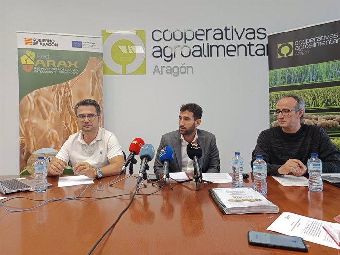 Rueda de prensa para informar de la campaña de cereal de invierno en Aragón.