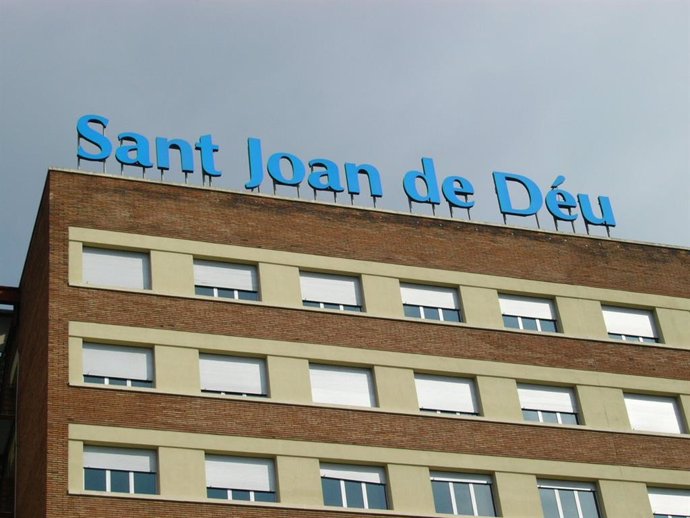 Archivo - Fachada del Hospital Sant Joan de Déu, en Esplugues de Llobregat (Barcelona)