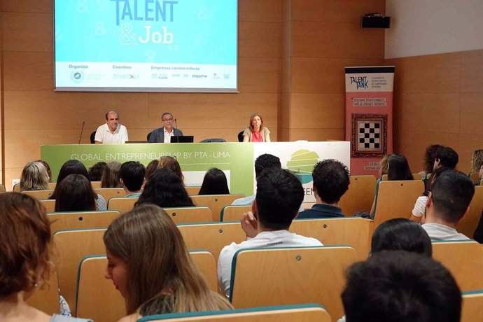 El espacio Link By UMA-Atech de la celebra este jueves el Talent & Job Hackathon, el punto de encuentro interactivo de empleabilidad y de orientación profesional de la Universidad de Málaga.