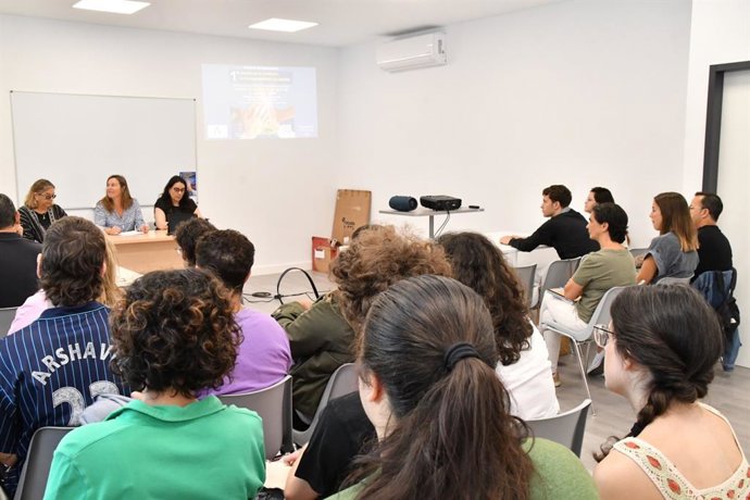 La concejala de Igualdad en la inauguración de la jornada formativa por la conciliación, la corresponsabilidad y los cuidados.