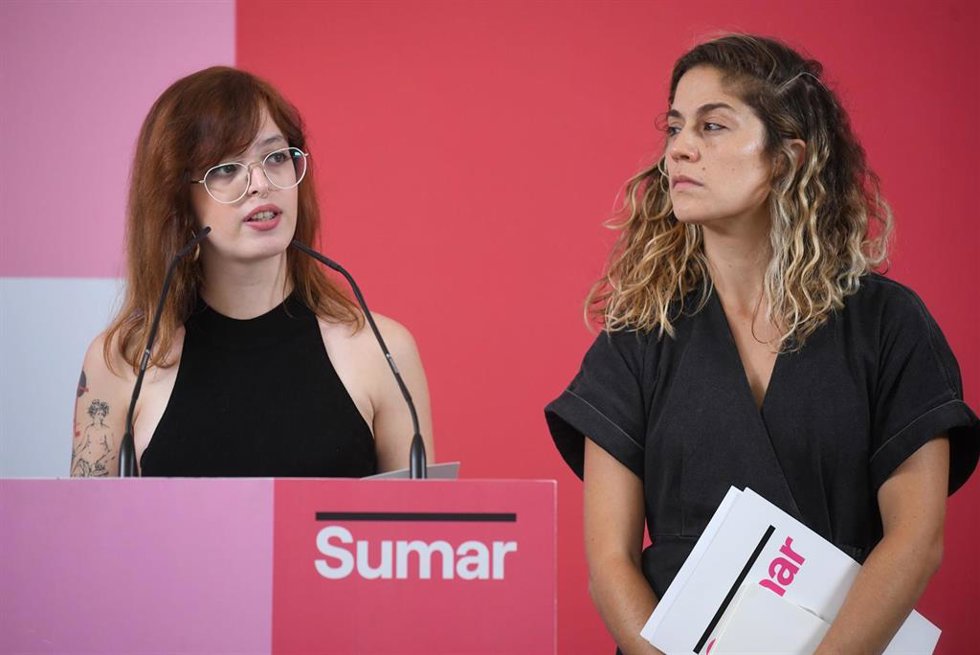 La secretaria de Comunicación de Sumar, Elizabeth Duval, acompañada por la Secretaria de Organización de SUmar, Lara Hernández, ofrece una rueda de prensa con motivo del comienzo del curso político, en el Espacio Rastro, a 2 de septiembre de 2024, en Ma