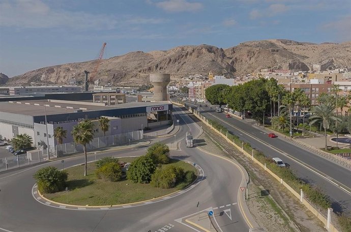 Zona donde se articulará un tercera carril en el Puerto de Almería.