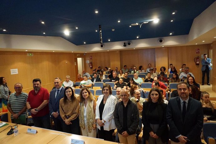 Autoridades en la jornada técnica sobre 'Adicciones en el Entorno Laboral. Prevención y Estrategias de Actuación'.