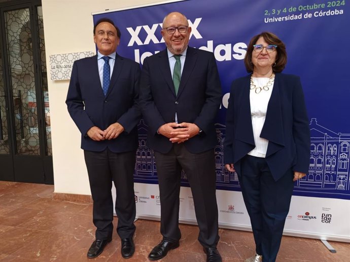 (Desde Izda.) José Carlos Gómez Villamandos, Manuel Torralbo Y Amparo Navarro, En La Inauguración De Las XXXIX Jornadas CRUE Gerencias En Córdoba.