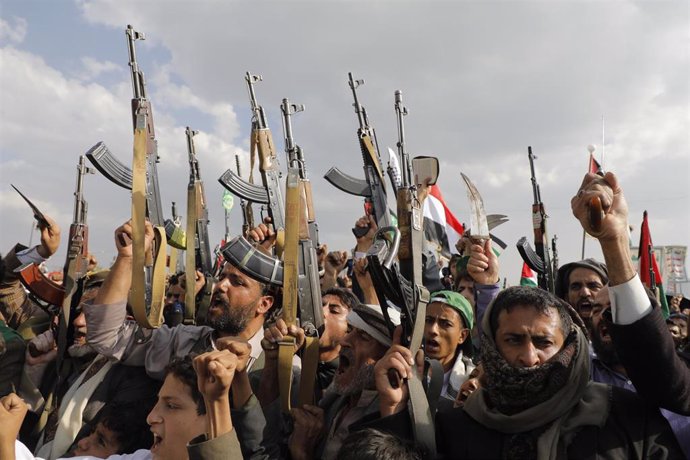 Simpatizantes de los hutíes en una marcha en Saná, capital de Yemen.