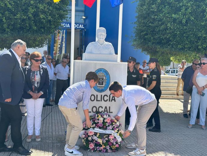 Homenatge al policia local Juan Manuel Policarpo Moll.