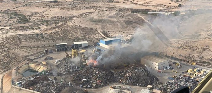 Imagen del incendio desde el helicóptero