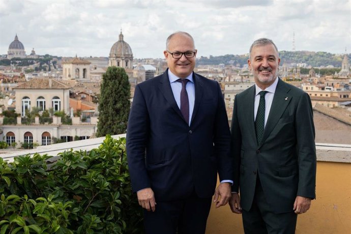 El alcalde de Barcelona, Jaume Collboni, en una visita institucional en Roma (Italia), junto al alcalde de la capital italiana, Roberto Gualtieri