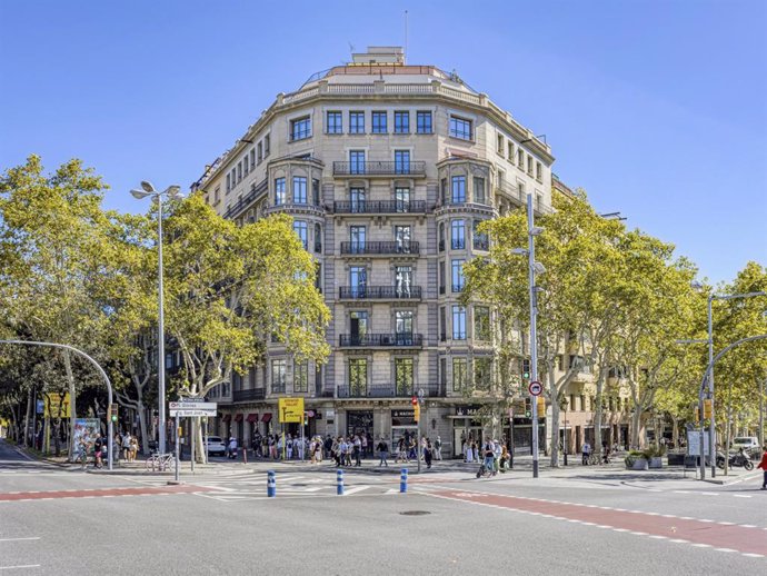 Edificio ubicado en el número 110 de paseo de Gràcia de Barcelona.