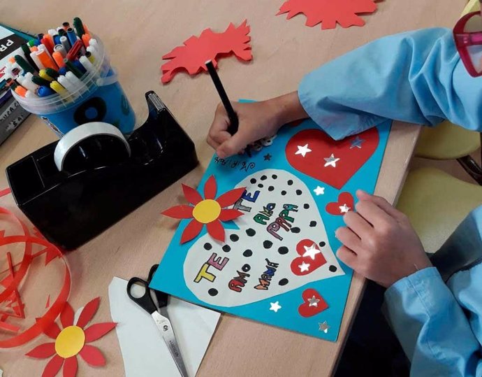 El Macarena de Sevilla lanza un concurso infantil para diseñar la mascota del centro con motivo del 50 aniversario.