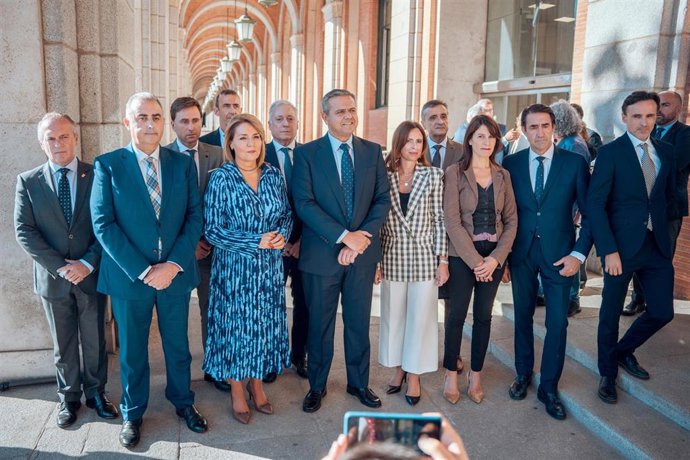 Consejeros de Vivienda de CCAA gobernadas por el PP antes de iniciarse la sectorial en el Ministerio